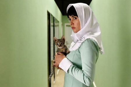«سرریز» با حضور پریناز ایزدیار و مجتبی پیرزاده آنلاین اکران می‌شود